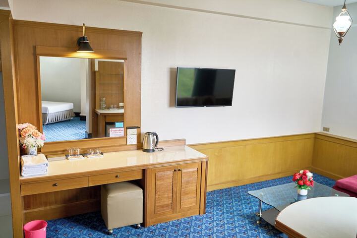 Room 12 of 39