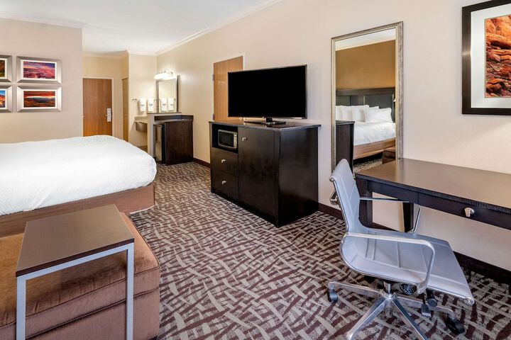 Room 13 of 48