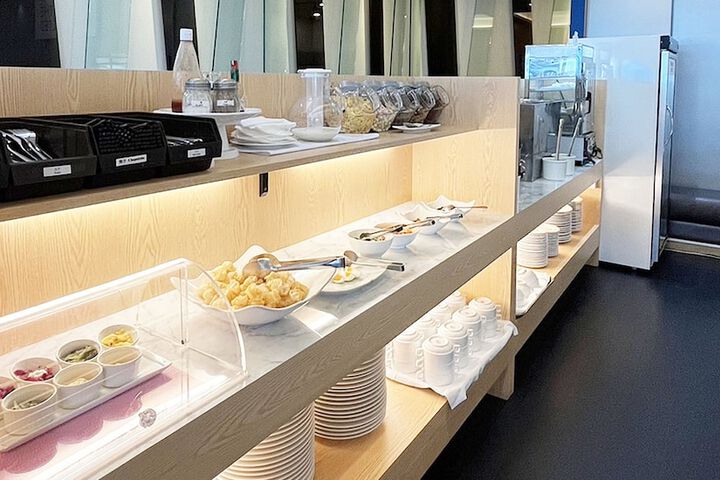 Breakfast/Coffee Service 24 of 42