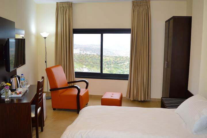 Room 29 of 107