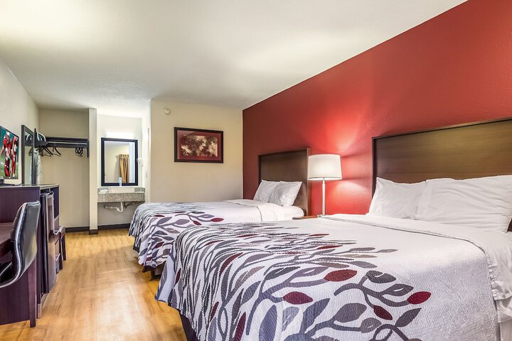 Deluxe Double Bed (4 of 8)