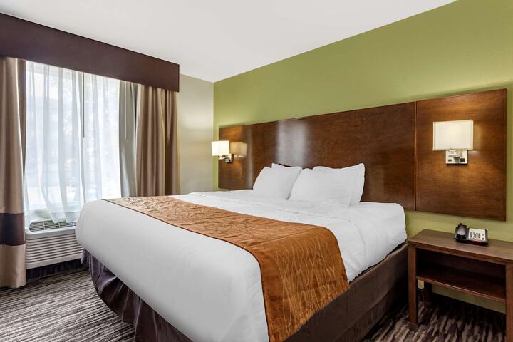 Standard | King Bed (7 of 14)