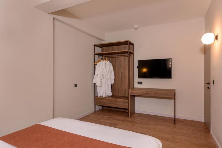 Room 19 of 123
