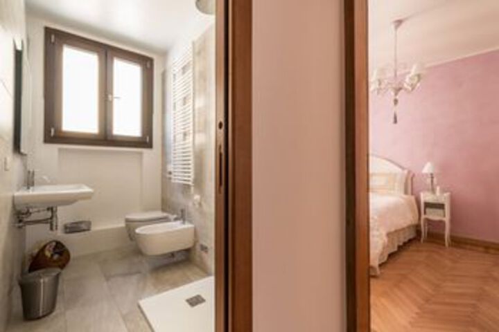 Room 3 of 49