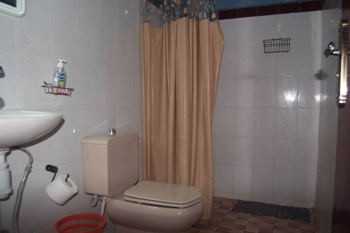 Room 9 of 124