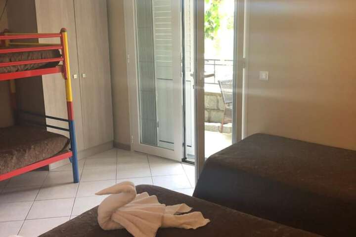 Room 25 of 59