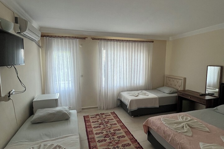 Room 3 of 34