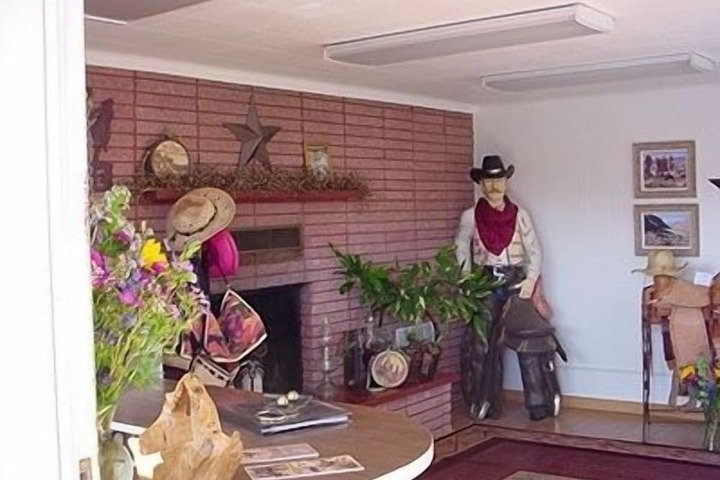 Hotel Interior 2 of 128