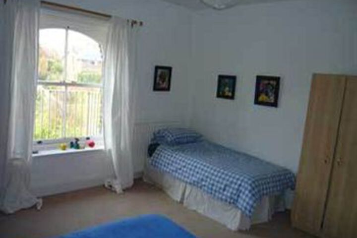 Room 6 of 13