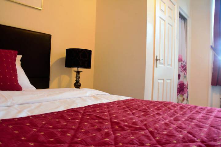 Room 4 of 47