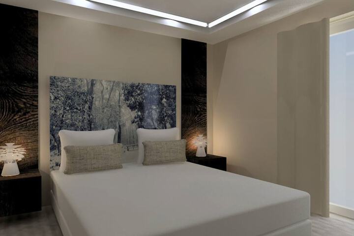 Room 8 of 48