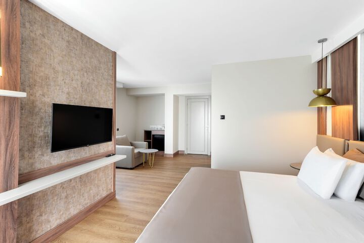 Room 36 of 73
