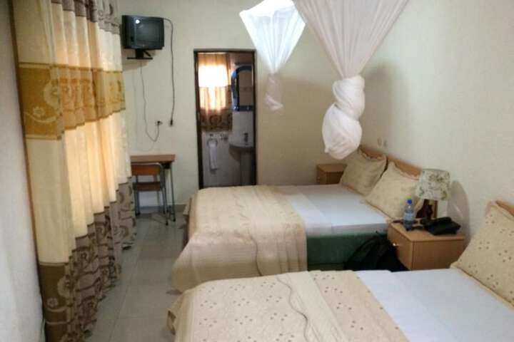 Room 11 of 39