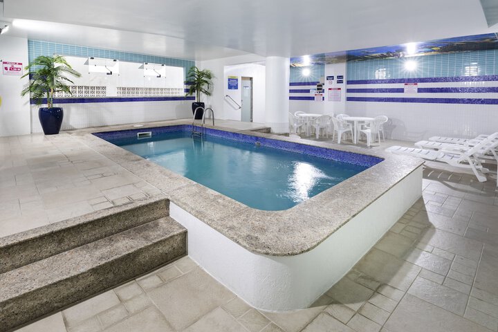 Pool 32 of 53