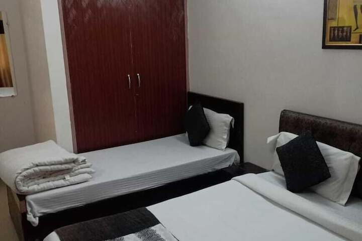 Room 13 of 14