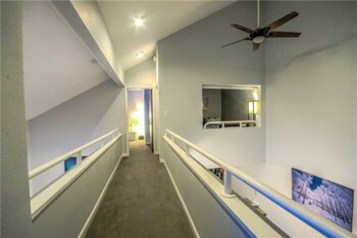 Ballroom/Hall 11 of 61