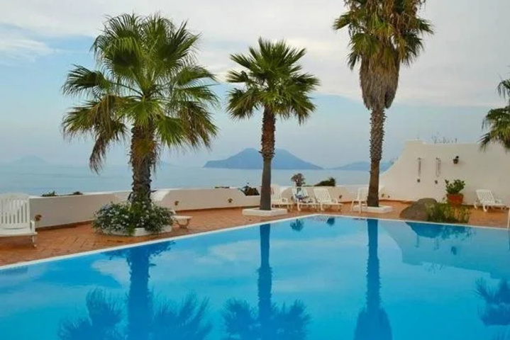 Pool 4 of 5