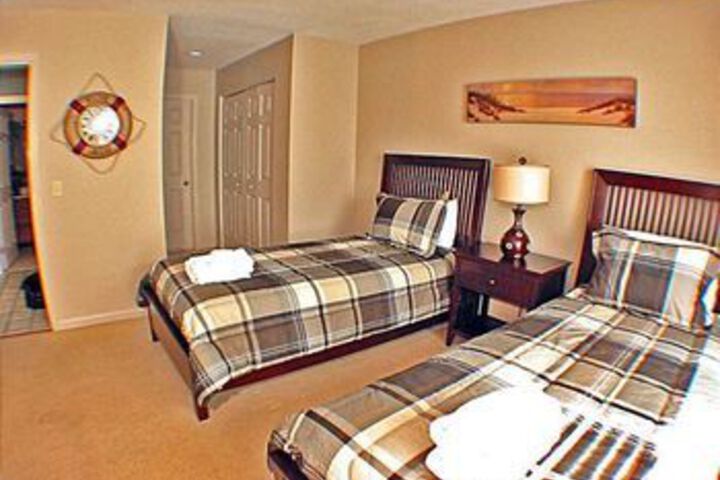 Room 32 of 97