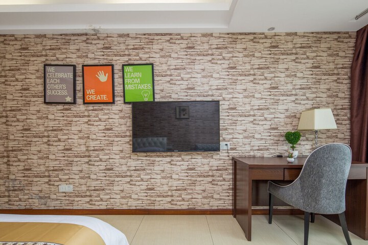 Room 30 of 70
