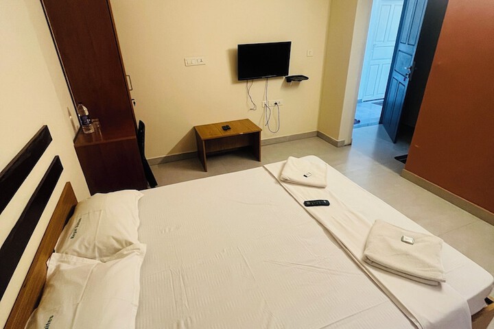 Room 9 of 17