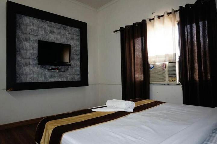 Room 3 of 9