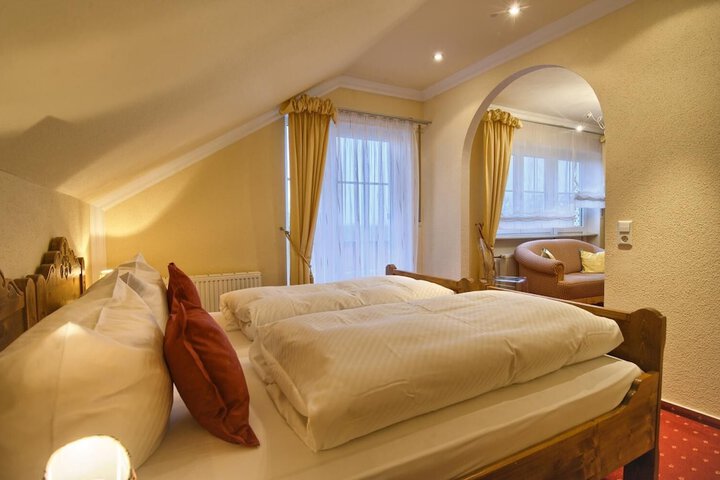 Room 10 of 24