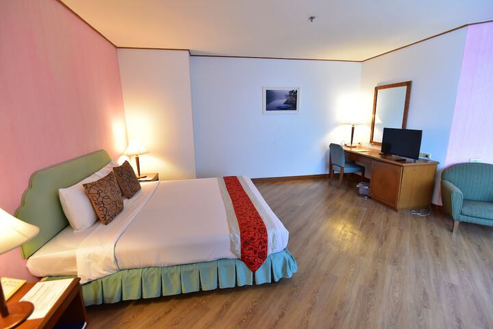 Room 26 of 86