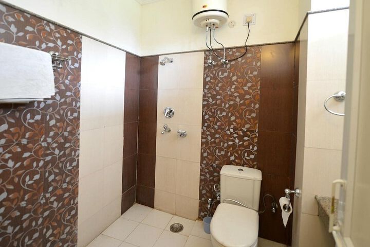 Room 2 of 7