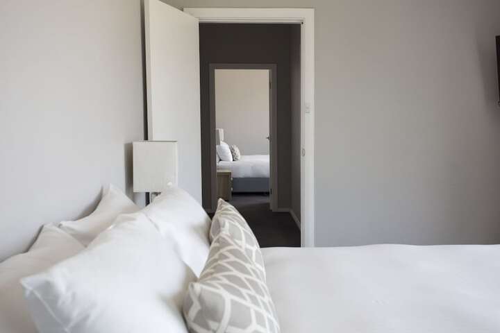Room 15 of 34