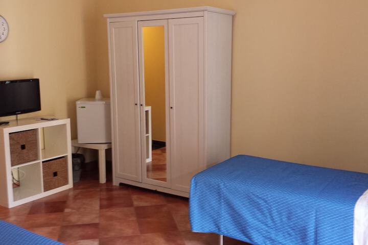 Room 14 of 66