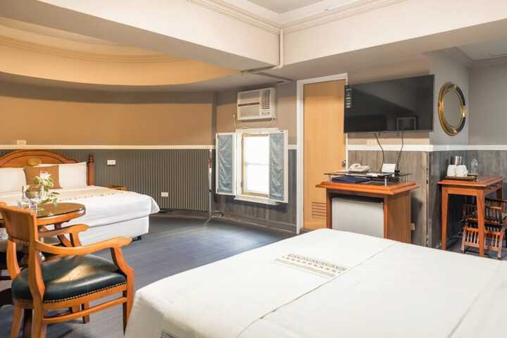 Room 30 of 115