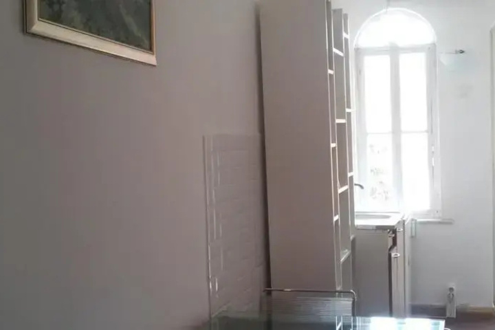 Room 10 of 14