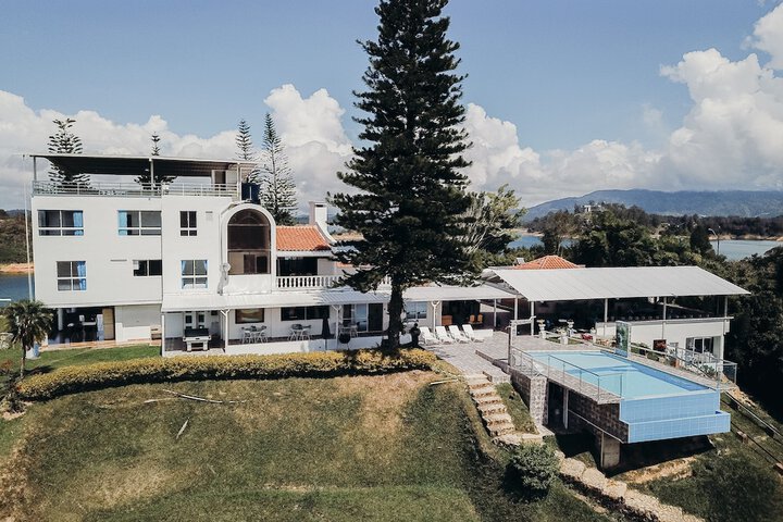 Hotel 70 of 72