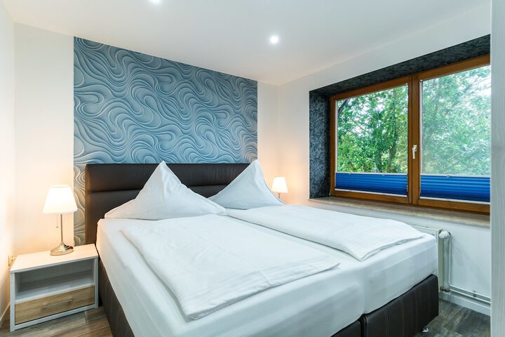 Room 3 of 85