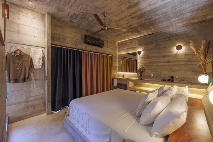 Room 7 of 51
