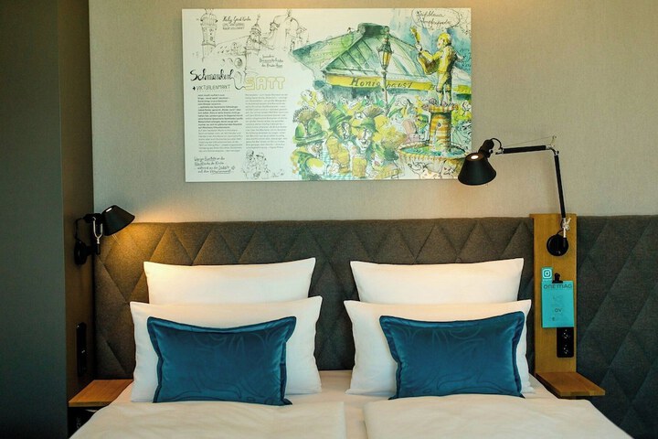 Room 7 of 27