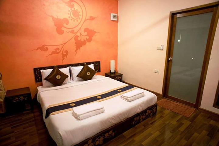 Room 10 of 63