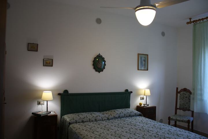 Room 11 of 46