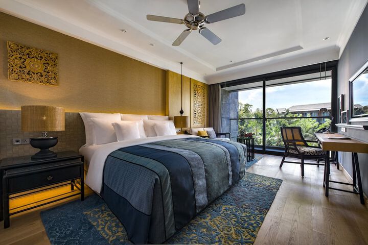 Room 19 of 221