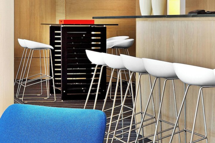 Lounge 138 of 212