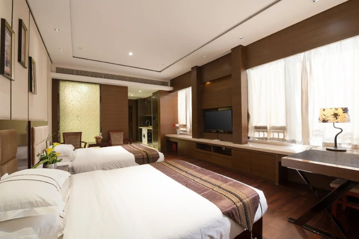 Room 3 of 11