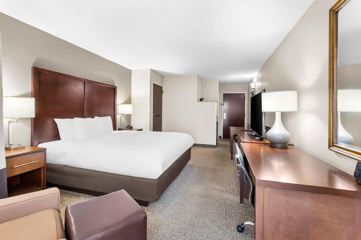 Room 6 of 38
