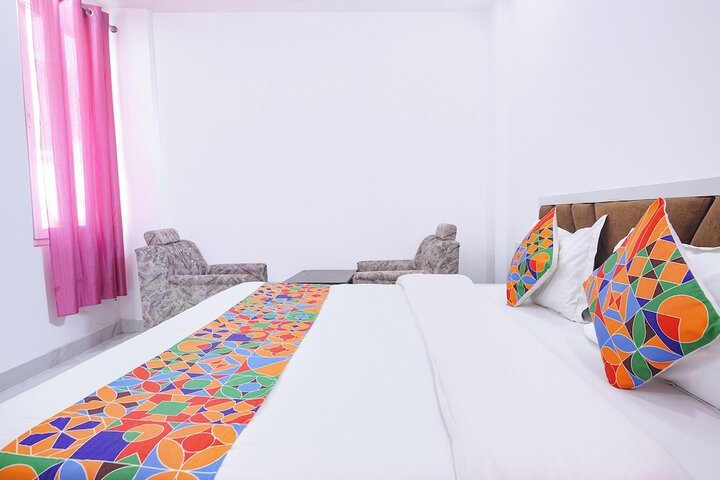 Room 12 of 32