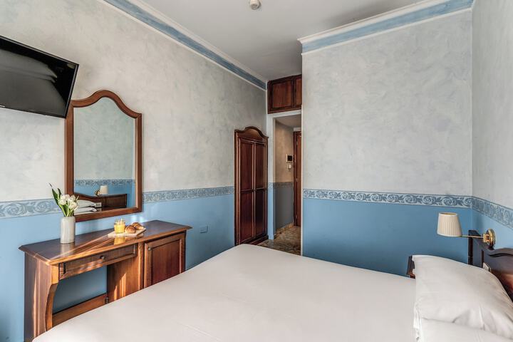 Room 43 of 76