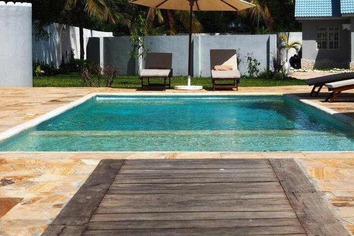Pool 5 of 5