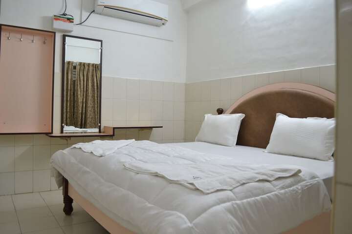 Room 2 of 7