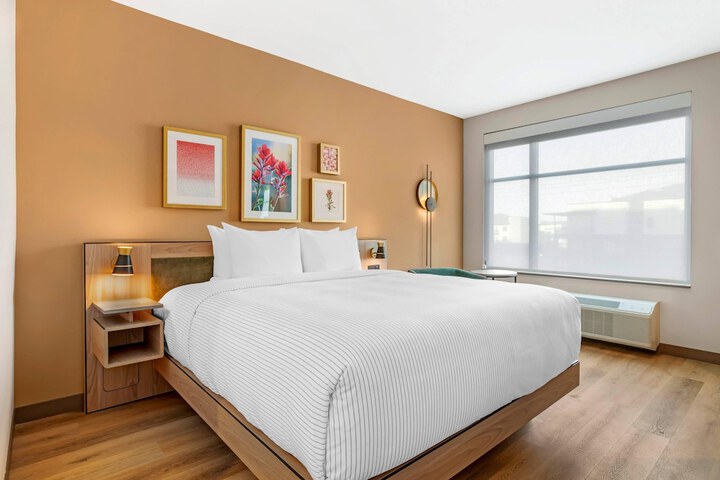 Room 12 of 68