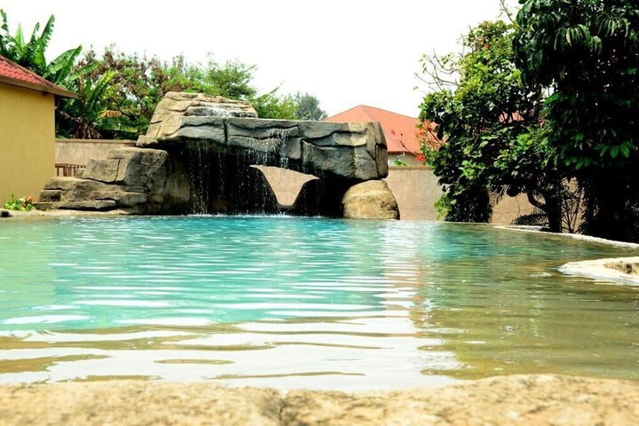 Pool 12 of 14