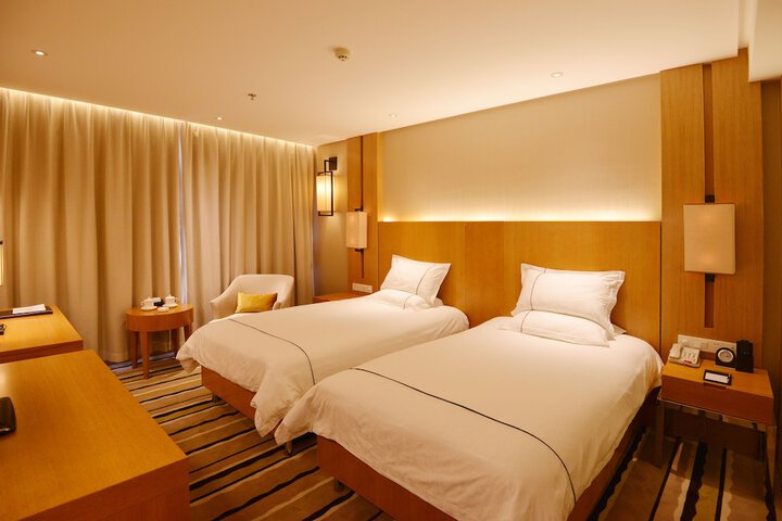 Room 5 of 32