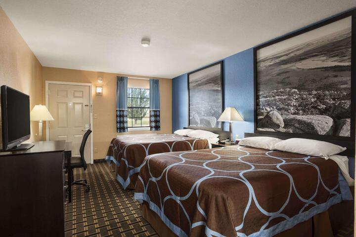 Double Accessible Queen Size Bed (9 of 9)
